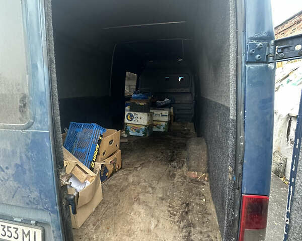 Синий Мерседес Sprinter, объемом двигателя 2.15 л и пробегом 220 тыс. км за 6900 $, фото 11 на Automoto.ua