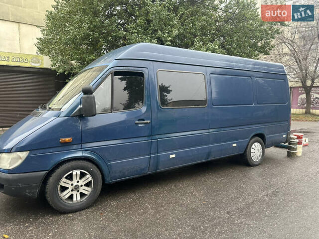 Синий Мерседес Sprinter, объемом двигателя 2.15 л и пробегом 220 тыс. км за 6900 $, фото 2 на Automoto.ua