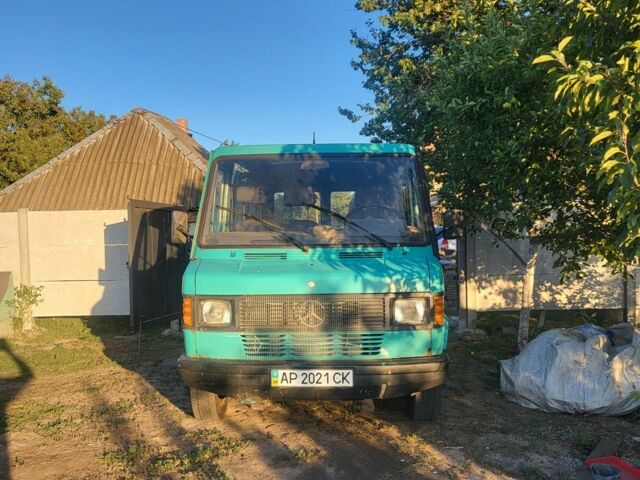 Синий Мерседес Sprinter, объемом двигателя 2 л и пробегом 600 тыс. км за 1600 $, фото 2 на Automoto.ua