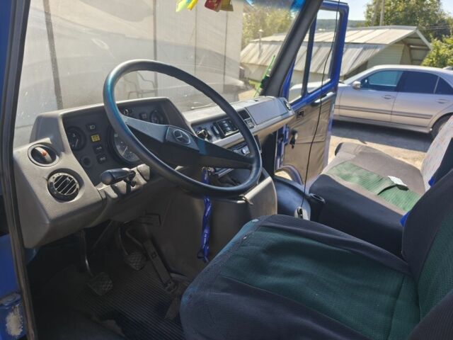 Синий Мерседес Sprinter, объемом двигателя 3 л и пробегом 650 тыс. км за 3200 $, фото 5 на Automoto.ua