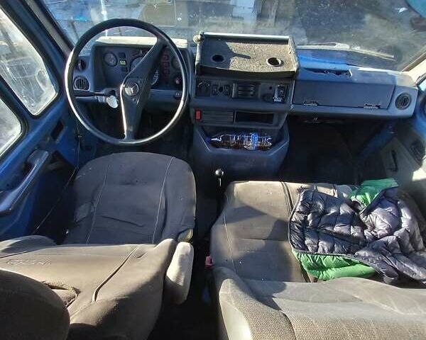 Синий Мерседес Sprinter, объемом двигателя 3.2 л и пробегом 50 тыс. км за 2058 $, фото 2 на Automoto.ua