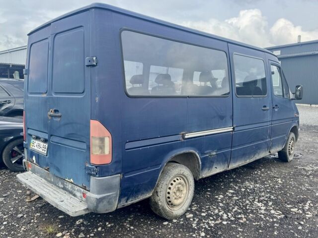 Синий Мерседес Sprinter, объемом двигателя 2.3 л и пробегом 500 тыс. км за 1000 $, фото 3 на Automoto.ua