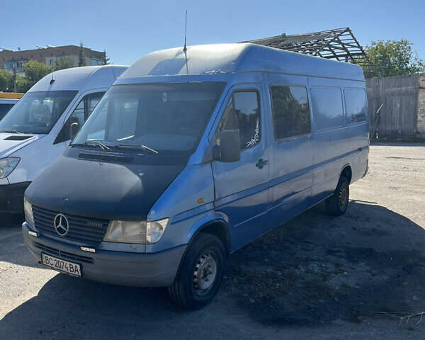Синий Мерседес Sprinter, объемом двигателя 0 л и пробегом 222 тыс. км за 5800 $, фото 1 на Automoto.ua
