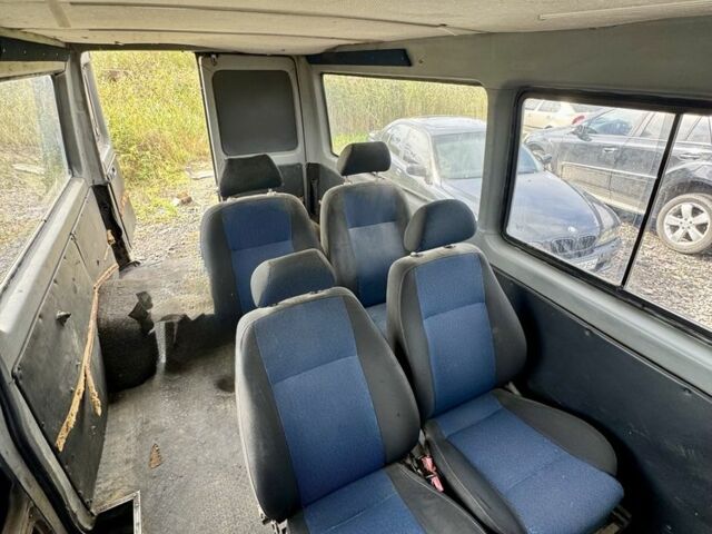 Синий Мерседес Sprinter, объемом двигателя 2.3 л и пробегом 500 тыс. км за 1000 $, фото 7 на Automoto.ua