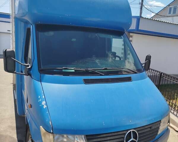 Синий Мерседес Sprinter, объемом двигателя 2.87 л и пробегом 931 тыс. км за 8500 $, фото 3 на Automoto.ua