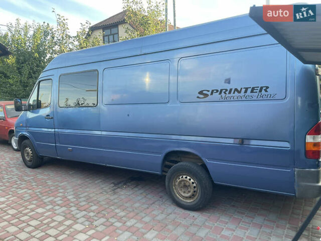 Синий Мерседес Sprinter, объемом двигателя 0 л и пробегом 222 тыс. км за 5800 $, фото 9 на Automoto.ua