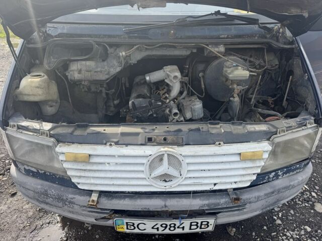 Синий Мерседес Sprinter, объемом двигателя 2.3 л и пробегом 500 тыс. км за 1000 $, фото 12 на Automoto.ua