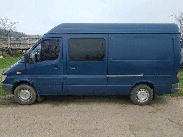 Синій Мерседес Sprinter, об'ємом двигуна 0 л та пробігом 700 тис. км за 6300 $, фото 2 на Automoto.ua