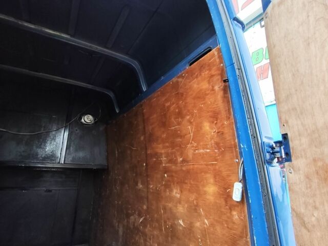 Синій Мерседес Sprinter, об'ємом двигуна 2.9 л та пробігом 495 тис. км за 6989 $, фото 4 на Automoto.ua