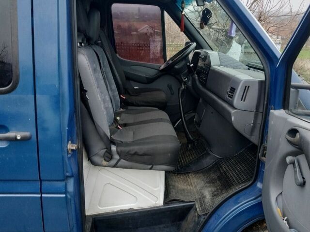 Синій Мерседес Sprinter, об'ємом двигуна 0 л та пробігом 700 тис. км за 6300 $, фото 5 на Automoto.ua