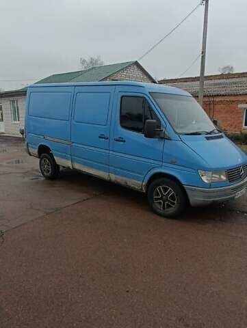 Синий Мерседес Sprinter, объемом двигателя 2.87 л и пробегом 800 тыс. км за 4700 $, фото 2 на Automoto.ua