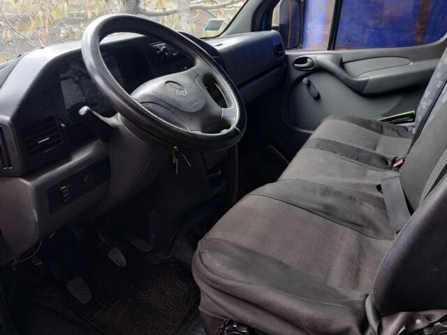 Синій Мерседес Sprinter, об'ємом двигуна 0 л та пробігом 700 тис. км за 6000 $, фото 5 на Automoto.ua