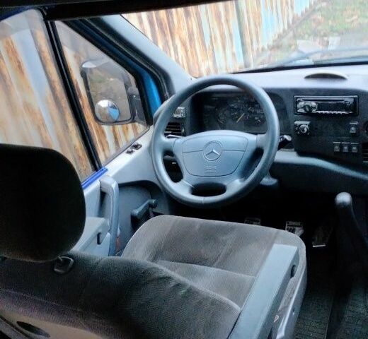 Синий Мерседес Sprinter, объемом двигателя 2.9 л и пробегом 890 тыс. км за 5000 $, фото 1 на Automoto.ua