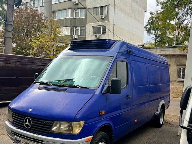 Синій Мерседес Sprinter, об'ємом двигуна 2.9 л та пробігом 180 тис. км за 5800 $, фото 2 на Automoto.ua