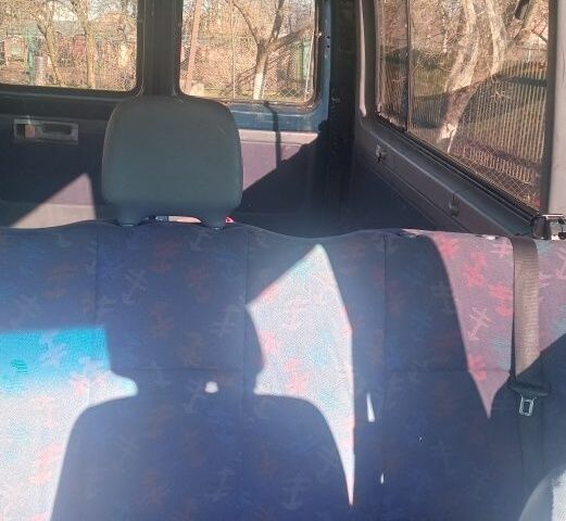 Синий Мерседес Sprinter, объемом двигателя 2.9 л и пробегом 440 тыс. км за 5300 $, фото 12 на Automoto.ua