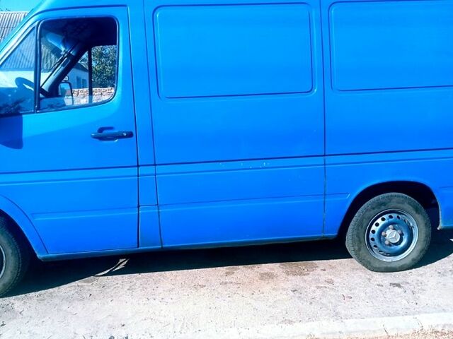 Синій Мерседес Sprinter, об'ємом двигуна 2.9 л та пробігом 111 тис. км за 5200 $, фото 4 на Automoto.ua