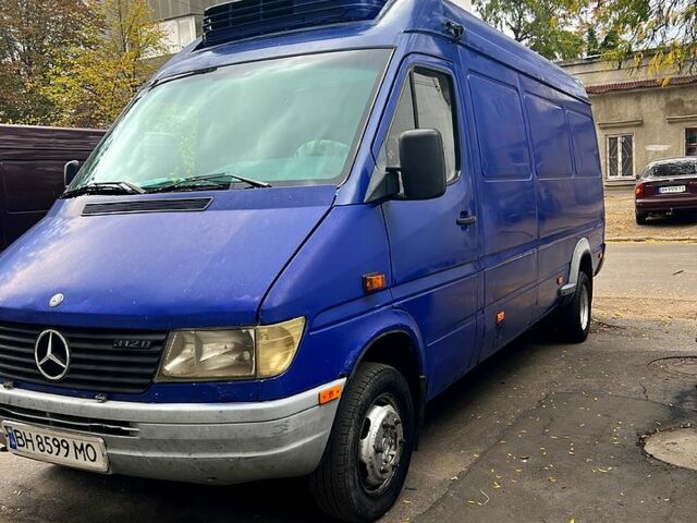 Синій Мерседес Sprinter, об'ємом двигуна 2.9 л та пробігом 180 тис. км за 5800 $, фото 4 на Automoto.ua