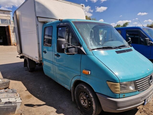 Синий Мерседес Sprinter, объемом двигателя 0 л и пробегом 430 тыс. км за 11300 $, фото 1 на Automoto.ua