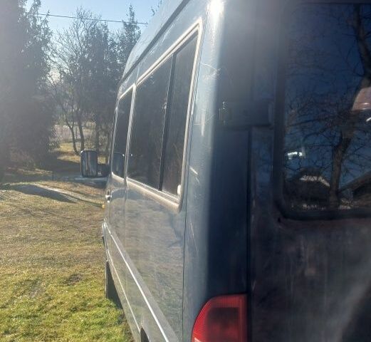 Синий Мерседес Sprinter, объемом двигателя 2.9 л и пробегом 440 тыс. км за 5300 $, фото 4 на Automoto.ua
