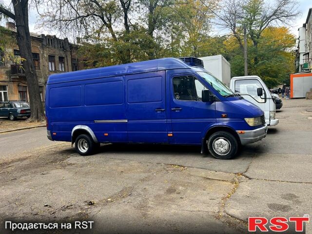 Синій Мерседес Sprinter, об'ємом двигуна 2.9 л та пробігом 180 тис. км за 5800 $, фото 1 на Automoto.ua