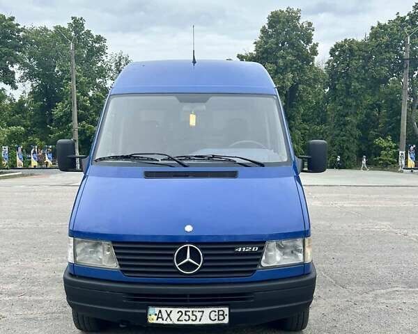 Синий Мерседес Sprinter, объемом двигателя 2.87 л и пробегом 550 тыс. км за 10200 $, фото 1 на Automoto.ua