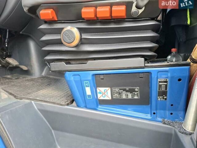 Синій Мерседес Sprinter, об'ємом двигуна 2.15 л та пробігом 174 тис. км за 8800 $, фото 12 на Automoto.ua