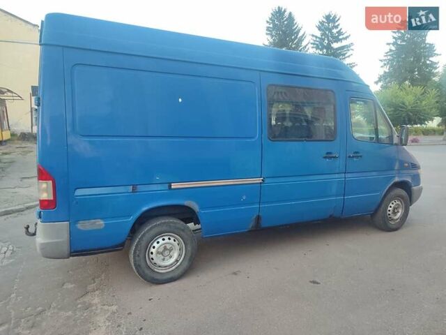 Синий Мерседес Sprinter, объемом двигателя 2.69 л и пробегом 397 тыс. км за 8100 $, фото 2 на Automoto.ua