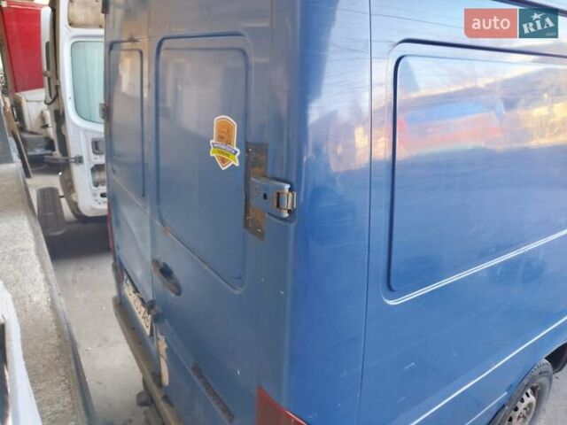 Синий Мерседес Sprinter, объемом двигателя 2.15 л и пробегом 480 тыс. км за 6200 $, фото 16 на Automoto.ua