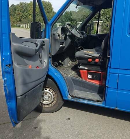 Синий Мерседес Sprinter, объемом двигателя 2.15 л и пробегом 663 тыс. км за 5300 $, фото 10 на Automoto.ua