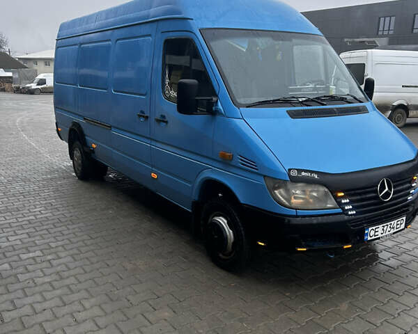 Синий Мерседес Sprinter, объемом двигателя 2.69 л и пробегом 104 тыс. км за 12000 $, фото 9 на Automoto.ua