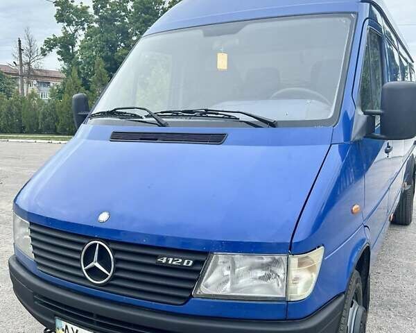 Синий Мерседес Sprinter, объемом двигателя 2.87 л и пробегом 550 тыс. км за 10200 $, фото 3 на Automoto.ua