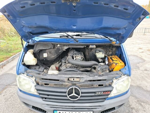 Синий Мерседес Sprinter, объемом двигателя 2.2 л и пробегом 174 тыс. км за 8800 $, фото 4 на Automoto.ua