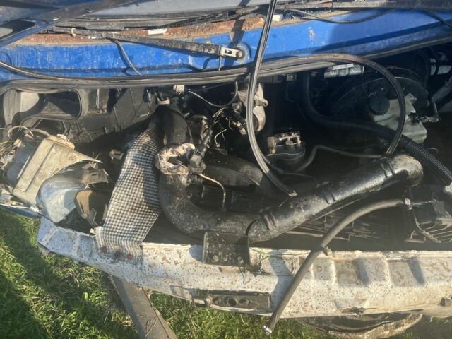 Синий Мерседес Sprinter, объемом двигателя 2.1 л и пробегом 450 тыс. км за 2000 $, фото 2 на Automoto.ua