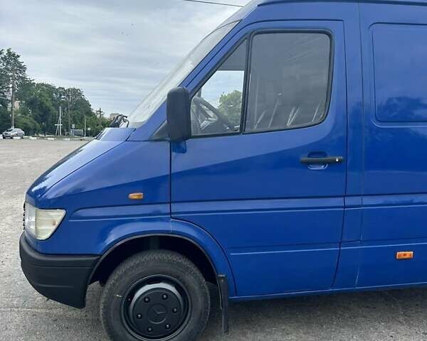 Синий Мерседес Sprinter, объемом двигателя 2.87 л и пробегом 550 тыс. км за 10200 $, фото 7 на Automoto.ua