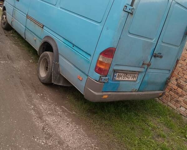 Синий Мерседес Sprinter, объемом двигателя 2.9 л и пробегом 234 тыс. км за 5900 $, фото 3 на Automoto.ua