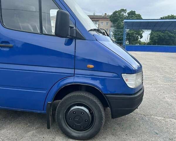 Синий Мерседес Sprinter, объемом двигателя 2.87 л и пробегом 550 тыс. км за 10200 $, фото 9 на Automoto.ua