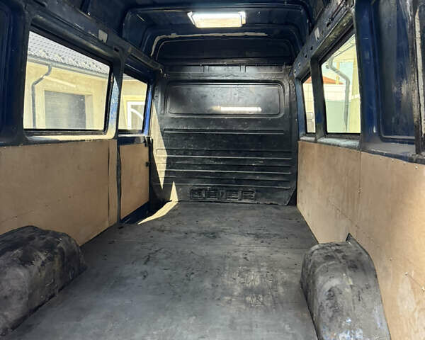 Синий Мерседес Sprinter, объемом двигателя 2.7 л и пробегом 140 тыс. км за 14124 $, фото 5 на Automoto.ua