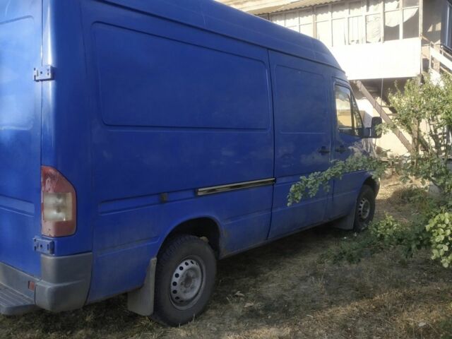 Синий Мерседес Sprinter, объемом двигателя 2.2 л и пробегом 600 тыс. км за 5000 $, фото 5 на Automoto.ua
