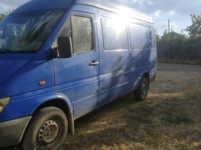 Синий Мерседес Sprinter, объемом двигателя 2.2 л и пробегом 600 тыс. км за 5000 $, фото 7 на Automoto.ua
