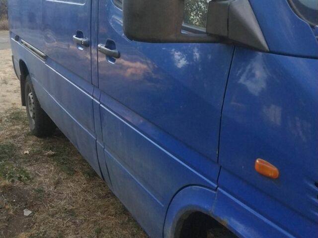 Синий Мерседес Sprinter, объемом двигателя 2.2 л и пробегом 600 тыс. км за 5000 $, фото 6 на Automoto.ua
