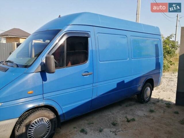 Синий Мерседес Sprinter, объемом двигателя 2.1 л и пробегом 420 тыс. км за 7000 $, фото 6 на Automoto.ua