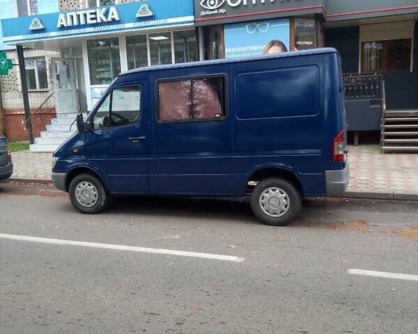 Синій Мерседес Sprinter, об'ємом двигуна 2.1 л та пробігом 555 тис. км за 7100 $, фото 2 на Automoto.ua