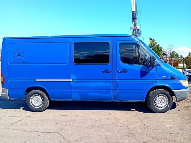 Синій Мерседес Sprinter, об'ємом двигуна 2.1 л та пробігом 480 тис. км за 6300 $, фото 4 на Automoto.ua