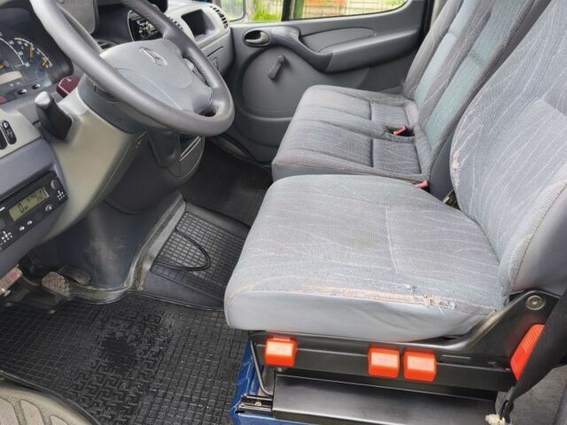 Синій Мерседес Sprinter, об'ємом двигуна 2.2 л та пробігом 357 тис. км за 7800 $, фото 5 на Automoto.ua