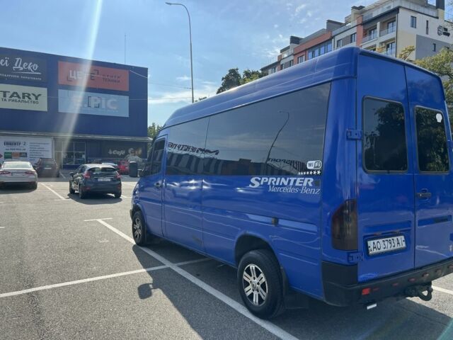 Синий Мерседес Sprinter, объемом двигателя 2.7 л и пробегом 530 тыс. км за 7500 $, фото 5 на Automoto.ua