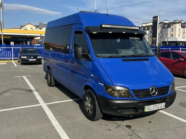 Синий Мерседес Sprinter, объемом двигателя 2.7 л и пробегом 530 тыс. км за 7500 $, фото 1 на Automoto.ua