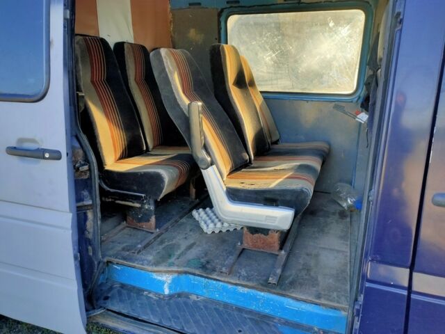 Синий Мерседес Sprinter, объемом двигателя 0 л и пробегом 450 тыс. км за 3300 $, фото 3 на Automoto.ua