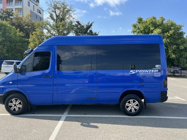 Синий Мерседес Sprinter, объемом двигателя 2.7 л и пробегом 530 тыс. км за 7500 $, фото 6 на Automoto.ua