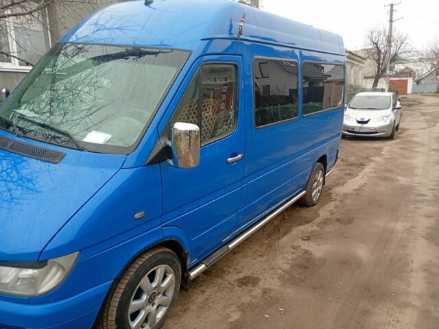 Синій Мерседес Sprinter, об'ємом двигуна 2.7 л та пробігом 318 тис. км за 10000 $, фото 4 на Automoto.ua