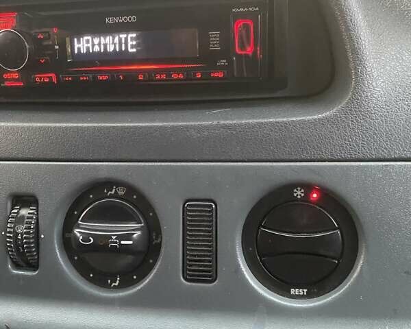 Синій Мерседес Sprinter, об'ємом двигуна 2.15 л та пробігом 244 тис. км за 8888 $, фото 13 на Automoto.ua